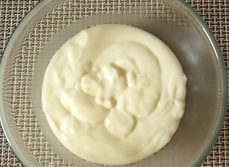 1. Этап. Десерт Яйцо страуса: Варите, все время помешивая, на среднем огне в течение 3 минут до загустения. Переложите в форму.