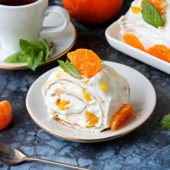 Меренговый рулет с мандаринами