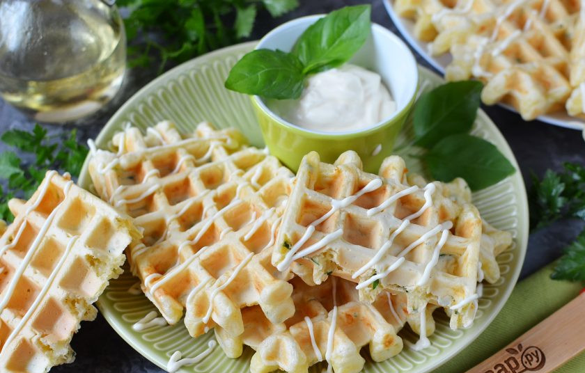 1. Этап. Сырная выпечка: Подавайте сырную выпечку теплой с любимым соусом! Приятного аппетита!