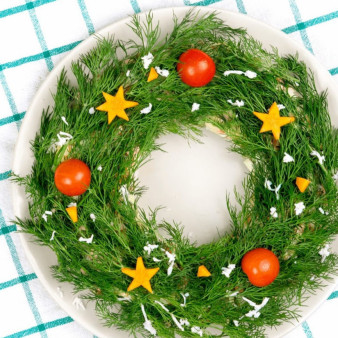Новогодний венок из оливье