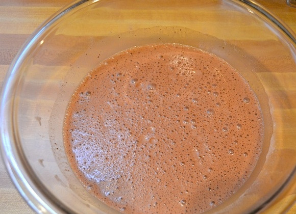 1. Этап. Быстрый шоколадный пудинг: 3. Отправьте миску в микроволновку при максимальной мощности на 3 минуты.