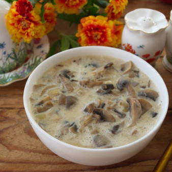 Грибы под соусом