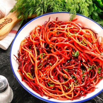 Салат из свеклы и моркови по-корейски