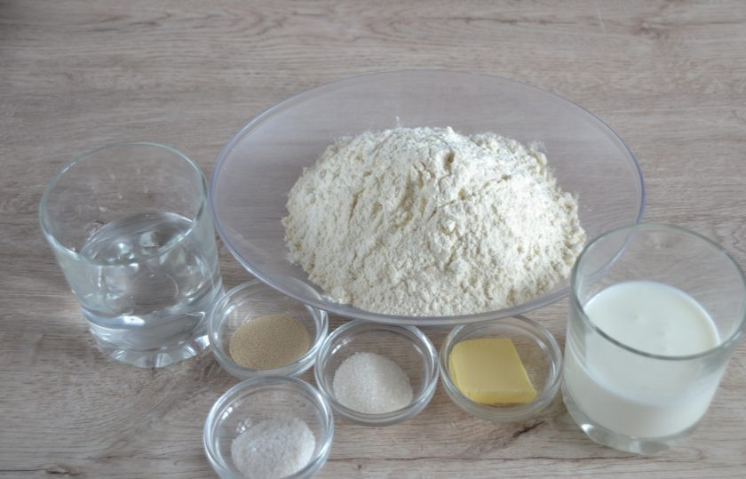 1. Этап. Батон на кефире: Подготовьте ингредиенты.