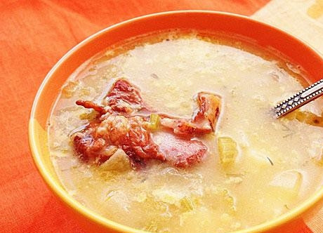 1. Этап. Гороховый суп с копчеными ребрами: Добавляем свежей зелени. Суп готов!