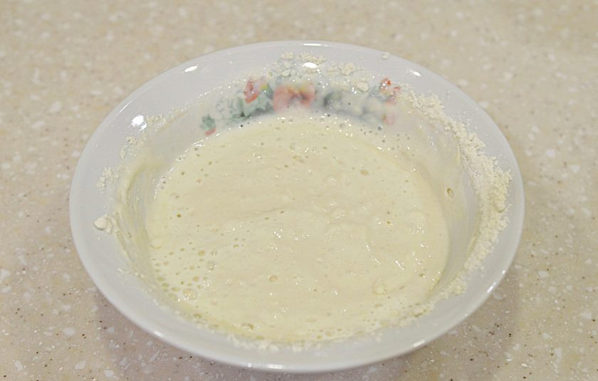 1. Этап. Панкейки из цельнозерновой муки: Хорошо перемешайте. Тесто должно быть как густая сметана.