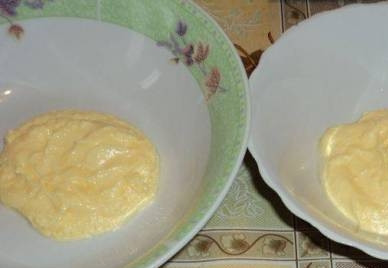 1. Этап. Печенье День и ночь: Делим получившуюся смесь на две части.