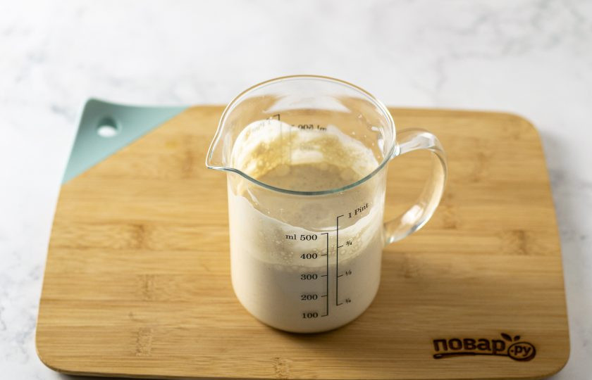 1. Этап. Апельсиновый раф: Взбейте блендером до образования воздушной пенки.