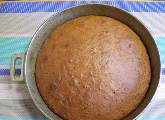 1. Этап. Коврижка с вареньем на кефире: 6. Выпекаем коврижку при 200 градусах минут 35-40.