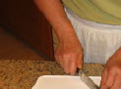 1. Этап. Салат Мизерия: Нарезать мелко укроп