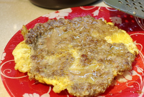 1. Этап. Бризоль в духовке: После этого перекладываем блин на тарелку.