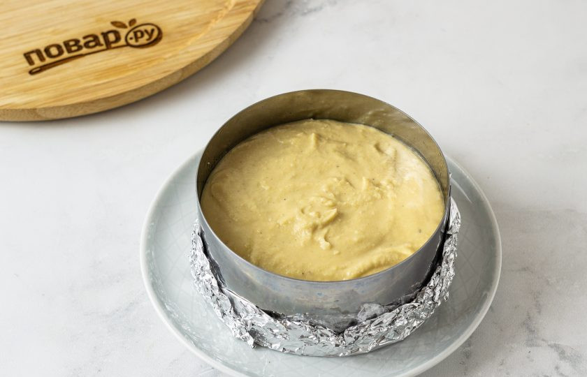 1. Этап. Сыр из чечевицы: Переложите получившуюся массу в смазанную растительным маслом форму. Я использую кулинарное кольцо. Заверните форму в пергамент и оставьте на 2-3 дня при комнатной температуре.