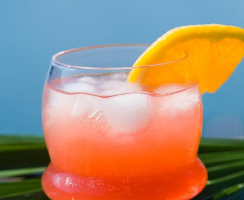 1. Этап. Коктейль Морской бриз: Я рекомендую безалкогольный коктейль разводить водой, потому, что и клюква и грейпфрут достаточно кислые.