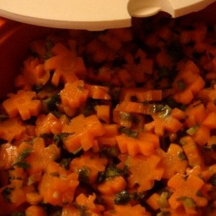 Морковь, тушеная с луком