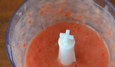 1. Этап. Запеченные свиные ребрышки: 5. Готовый соус измельчаем в блендере.