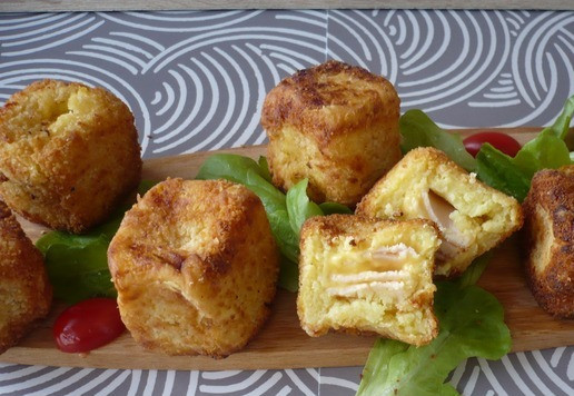 1. Этап. Кубики ветчины и сыра для перекуса: Но и остывшие они тоже ничуть не хуже. Приятного аппетита!