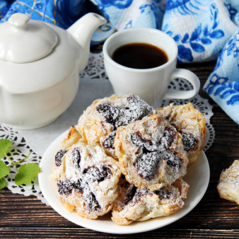 Конвертики с джемом из черной смородины