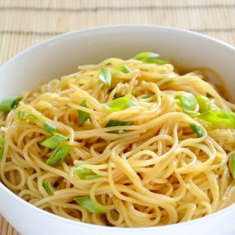 Спагетти с зеленым луком