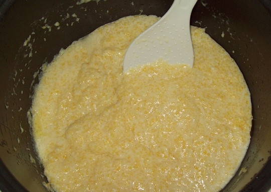 1. Этап. Кукурузная каша в мультиварке Скарлет: 4. После окончания программы мы получим вот такой отличный результат. Отличная кашка для всей семьи! Приятного аппетита!