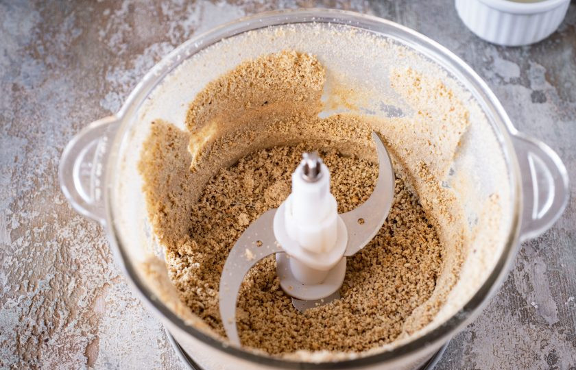 1. Этап. Домашняя халва: Запустите устройство примерно на минуту.