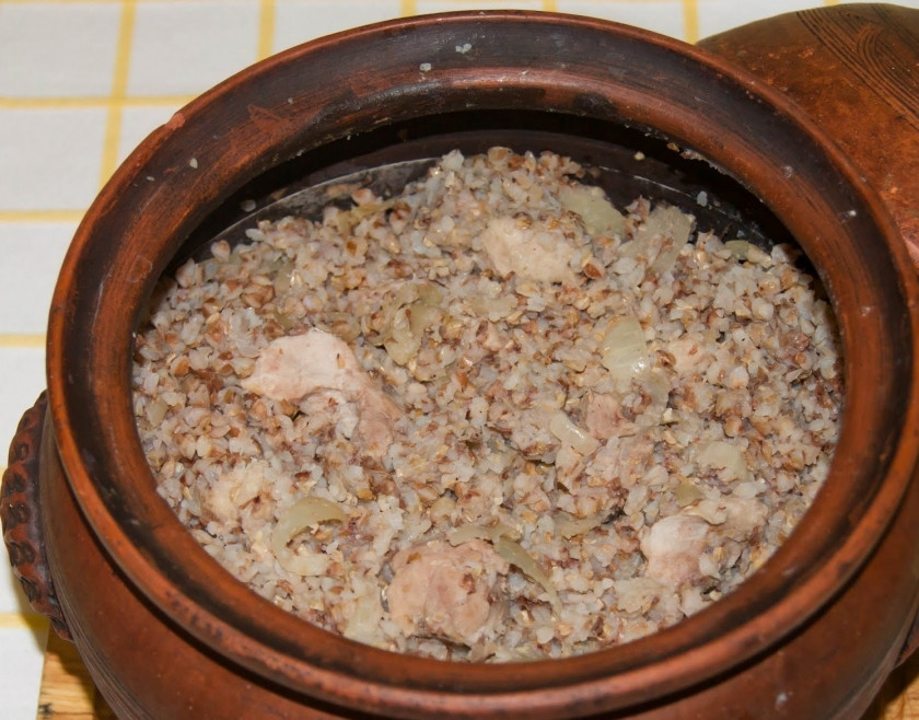 1. Этап. Гречка по-деревенски: Тушите до готовности в печи или духовке, температура 180 градусов. Готовить 40 минут. Приятного аппетита!