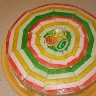 Бисквитный торт с мармеладом