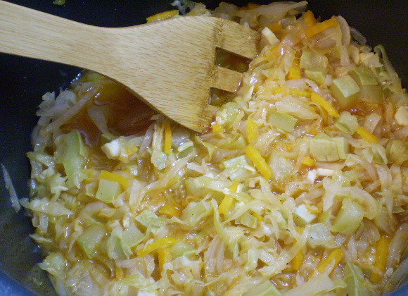 1. Этап. Тушеная капуста с кабачками: 7. Готово. Подаем со свежей зеленью. Приятного!