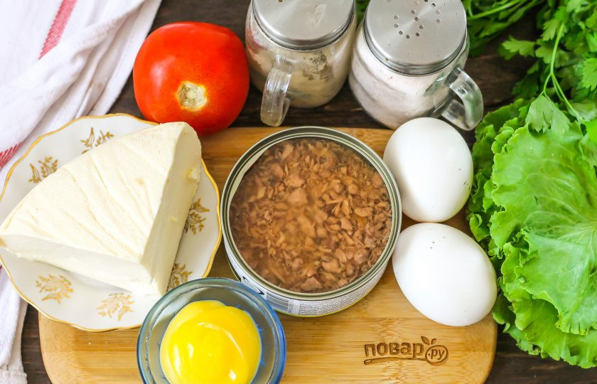 1. Этап. Белковый салат на ужин: Подготовьте указанные ингредиенты. Если сыр 