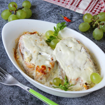 Рыба с виноградом в духовке