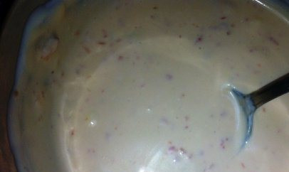 1. Этап. Жульен с мидиями и овощами: Тщательно перемешиваем соус.