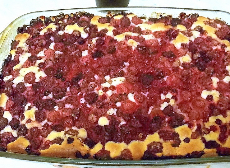 1. Этап. Малиновая бубланина: Выпекайте в разогретой до 170 градусов духовке в течении 45 минут.