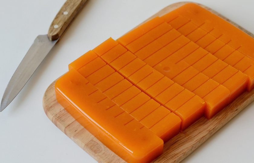 1. Этап. Тыквенный мармелад: Затем можно нарезать мармелад на кусочки.