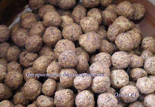 1. Этап. Торт Шоколадный трюфель без выпечки: Добавьте шарики, перемешайте.