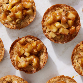 Apple Crisp Cookie Cups