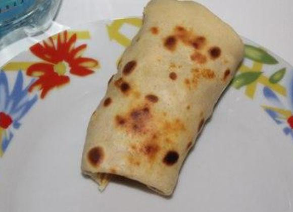 1. Этап. Блинчики с мясом и яйцом: Готовые блинчики с мясом и яйцом можно подать со сметаной. Приятного аппетита!