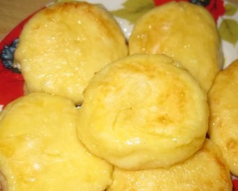 1. Этап. Сырники в мультиварке на пару: Вот и готовы наши сырники. Приятного аппетита!