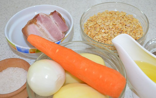 1. Этап. Гороховый суп с копченой грудинкой: Подготовьте ингредиенты.