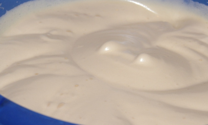 1. Этап. Генуэзский бисквит: Получатся белая пышная масса.