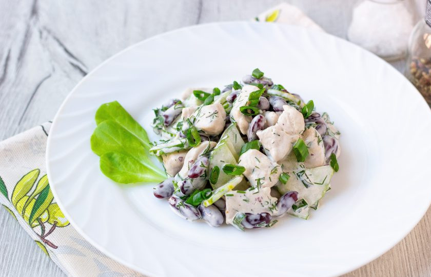 1. Этап. Салат с огурцами и фасолью: Приятного аппетита!