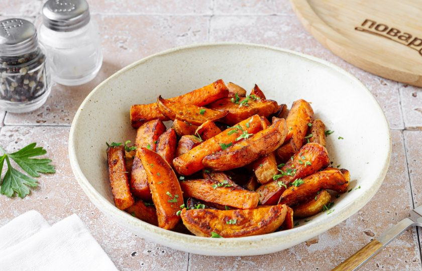 1. Этап. Жареный батат: Перед подачей батат можно посыпать мелко порезанной петрушкой. Жареный батат готов, приятного вам аппетита!