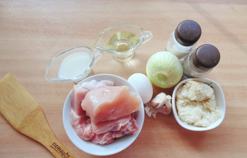 1. Этап. Котлеты по-украински: Подготовьте ингредиенты для приготовления котлет по-украински.