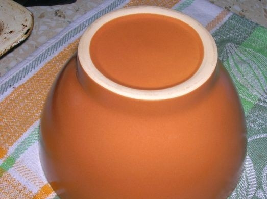 1. Этап. Корзиночки с салатом: 4. Подготавливаем форму для формирования корзиночки.