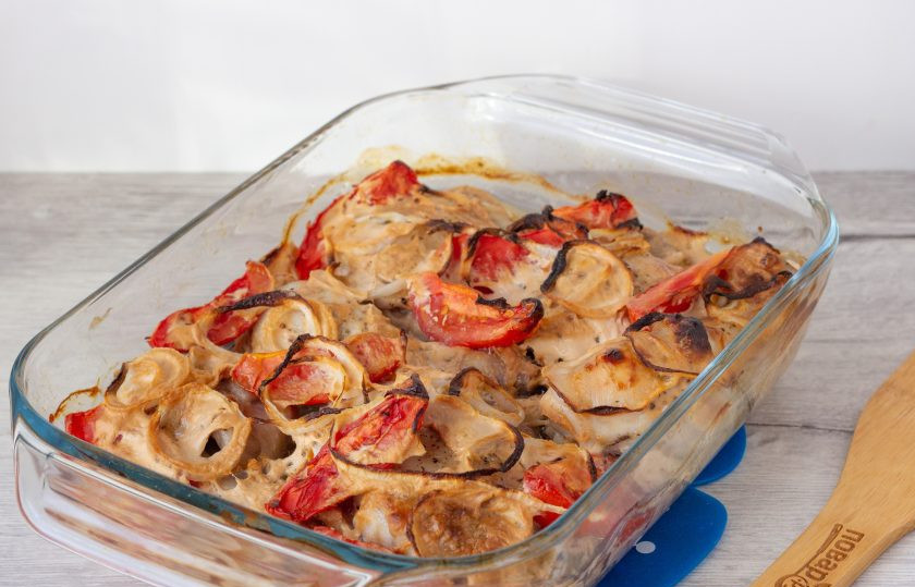 1. Этап. Курица, запеченная в ряженке: Наша курочка готова! Украсьте свежей зеленью и подавайте с любым гарниром или салатом из свежих овощей.