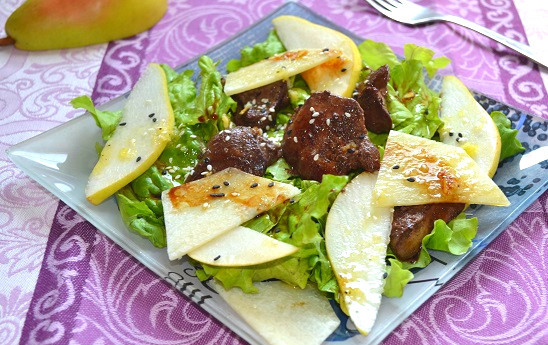 1. Этап. Теплый салат с грушей и куриной печенью: Салат готов. Приятного аппетита!