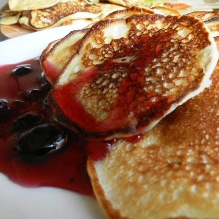 1. Этап. Оладьи на ряженке: Подавать горячими. Приятного аппетита!