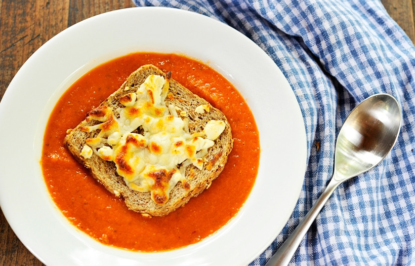 1. Этап. Итальянский помидорный суп: Суп подать с гренками с сыром. Приятного аппетита!