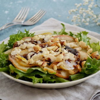 Салат с карамелизированной грушей