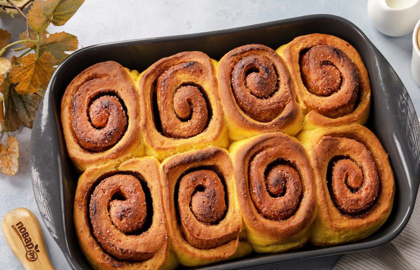 1. Этап. Тыквенные синнабоны: Выпекайте при температуре 180 градусов около 25 минут.