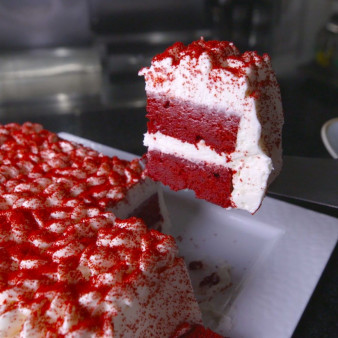 First Lady Michelle Obama's Favorite Red Velvet Cake