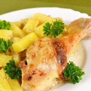 Картофель с курицей в духовке